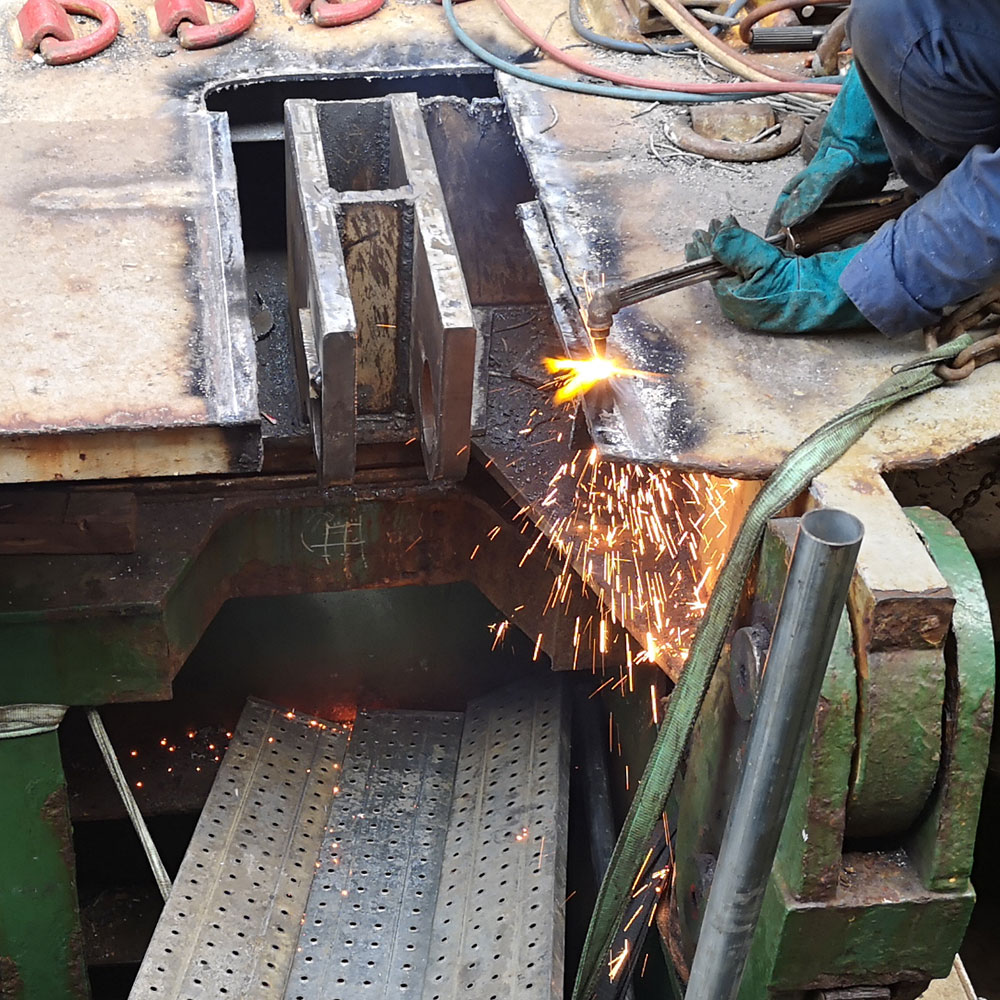 Cropped Damaged Top Plate and Fit New Hinge Eyes