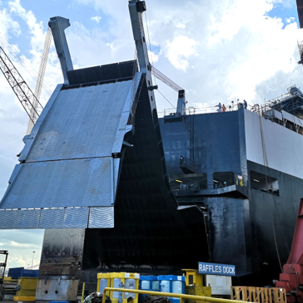 Final function test of stern ramp